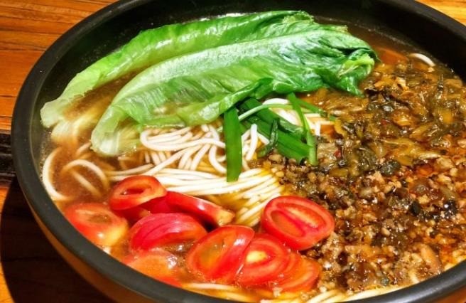 味道云南传统过桥米线